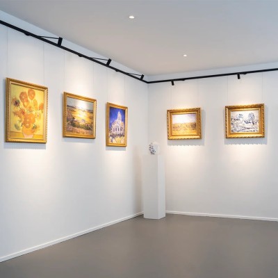 Spot Hang & Light Design